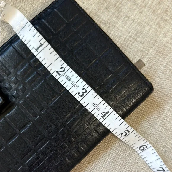 Burberry Signature Black Leather Wallet; EUC - Picture 8 of 11